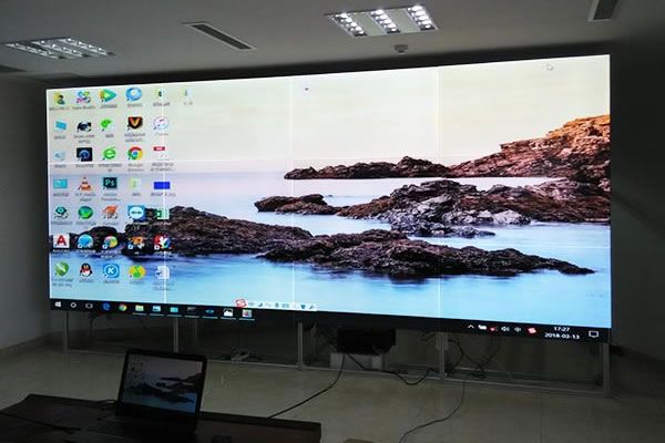 現(xiàn)代會(huì)議室使用0.88mm拼接屏好還是LED顯示屏好？