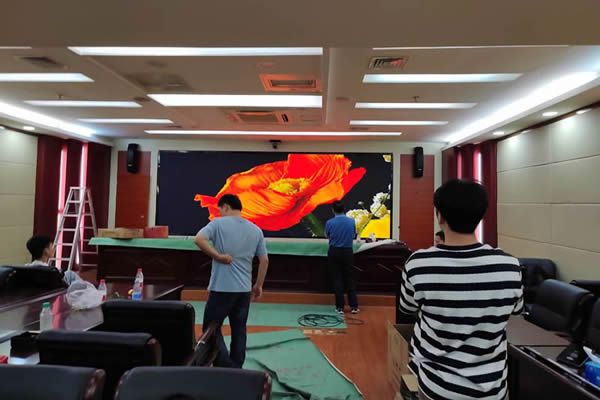 會議室大屏尺寸要多大合適？