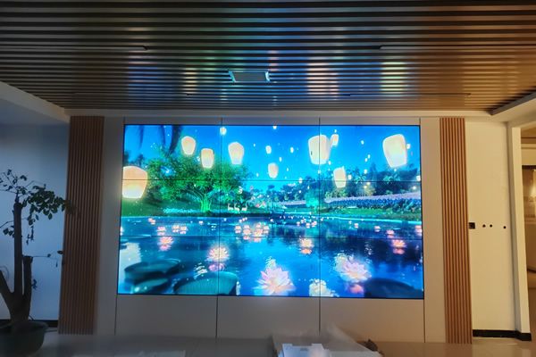 液晶拼接屏定制化解決方案，讓信息展示無(wú)所不在