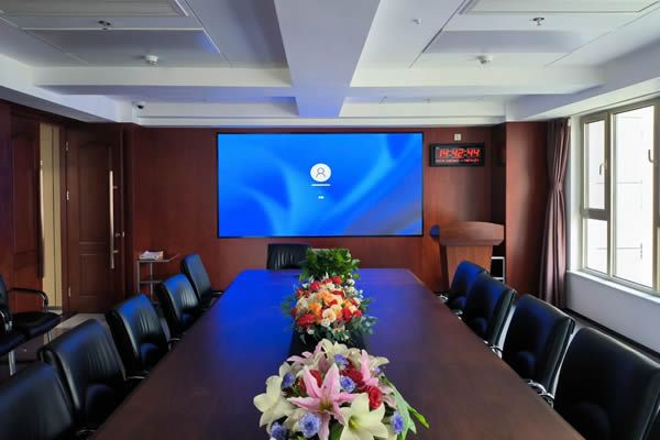 會(huì)議室用led屏還是lcd屏好？